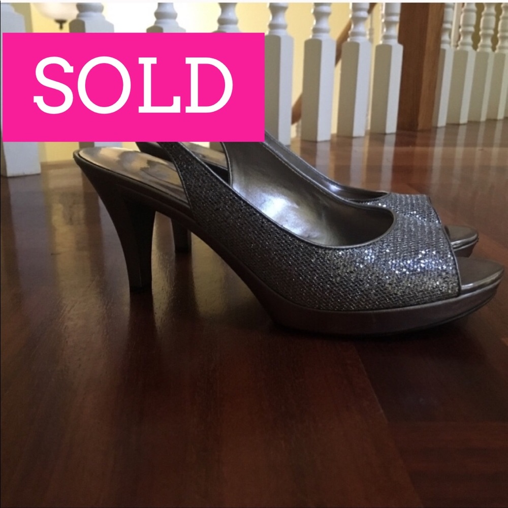 Nine West Slingback pump